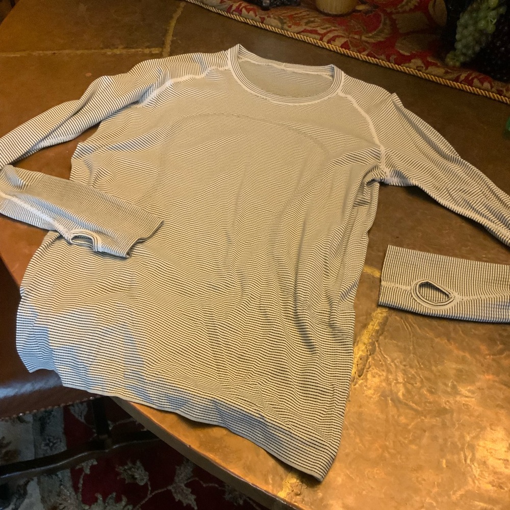 Lulu lemon top
